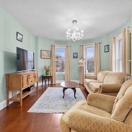 Bright & Spacious 2Br Apartment, Mins From Downtown Boston, Parking Exterior photo