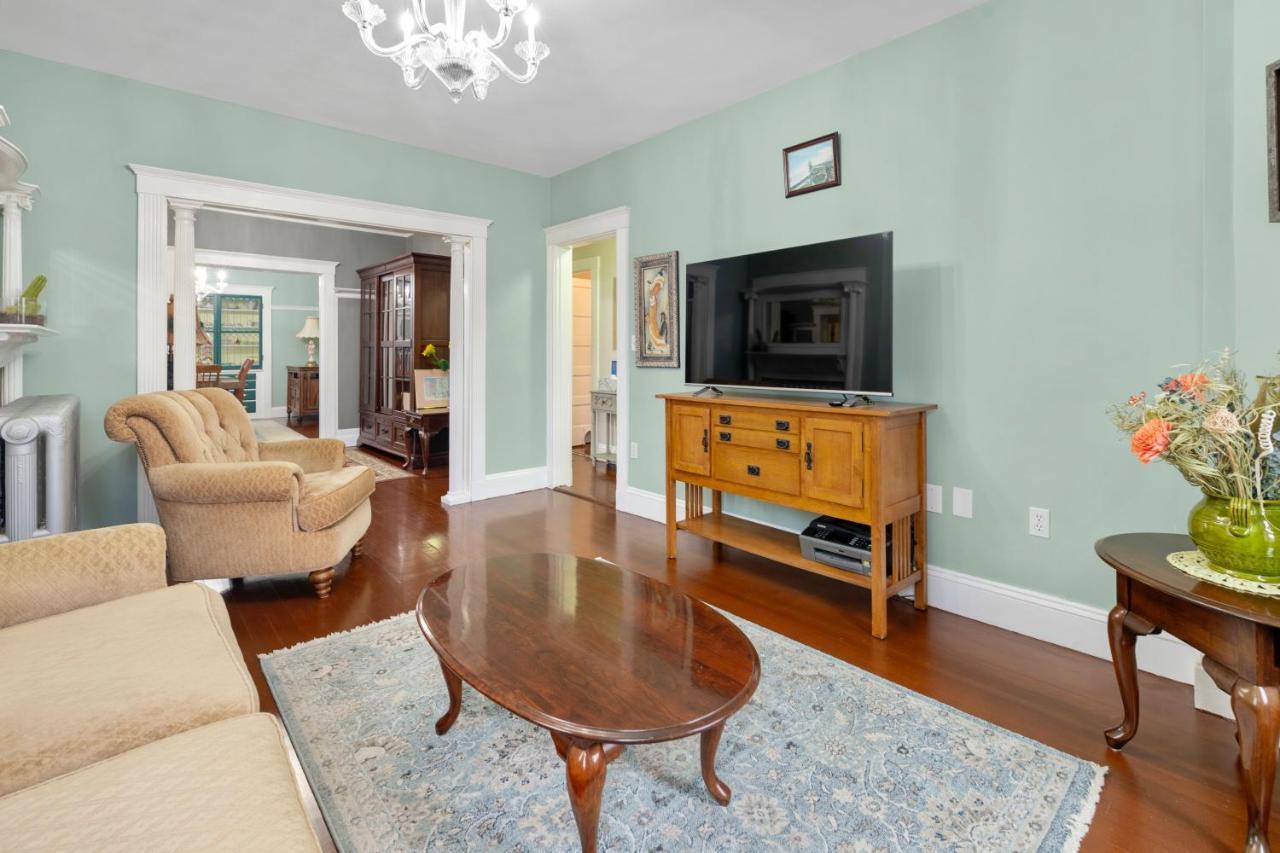 Bright & Spacious 2Br Apartment, Mins From Downtown Boston, Parking Exterior photo