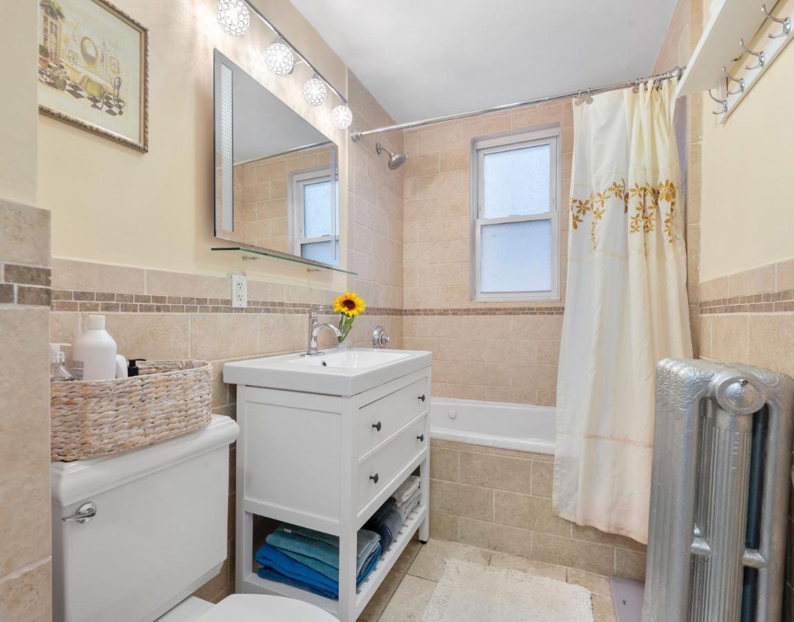 Bright & Spacious 2Br Apartment, Mins From Downtown Boston, Parking Exterior photo