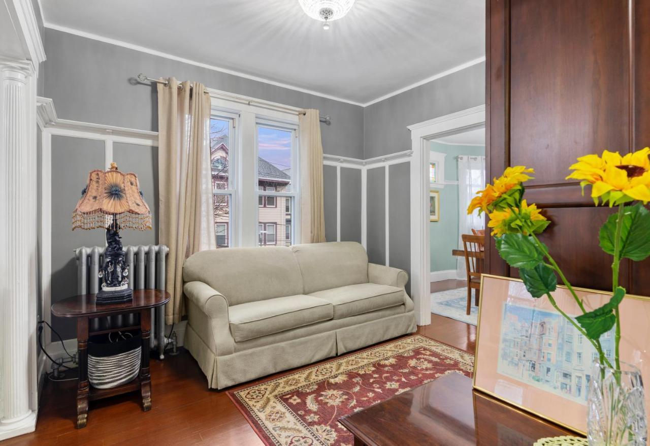 Bright & Spacious 2Br Apartment, Mins From Downtown Boston, Parking Exterior photo