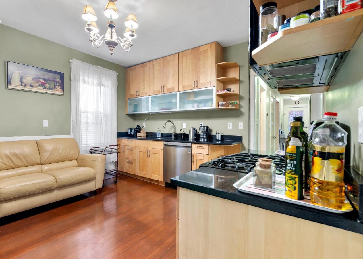 Bright & Spacious 2Br Apartment, Mins From Downtown Boston, Parking Exterior photo