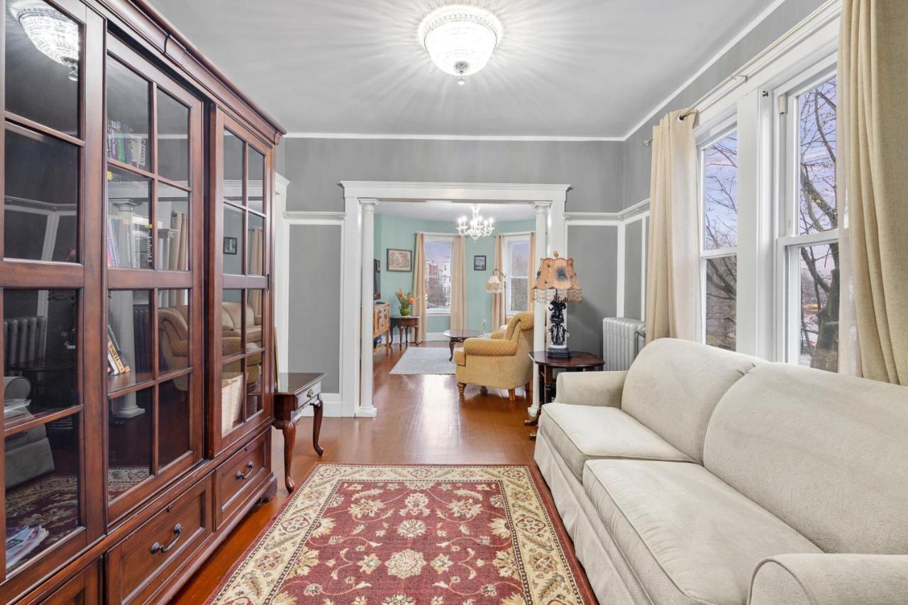 Bright & Spacious 2Br Apartment, Mins From Downtown Boston, Parking Exterior photo